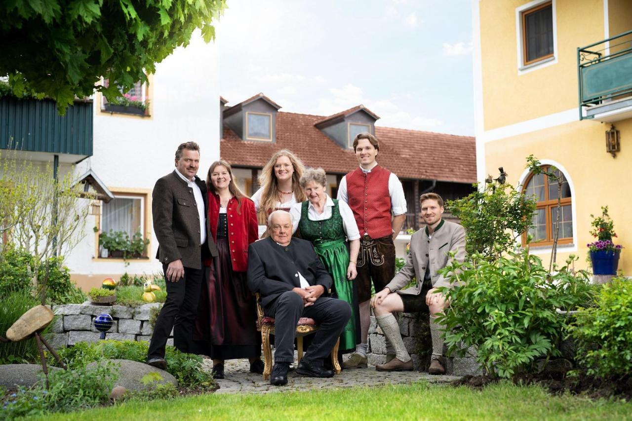 Hotel Preishof Kirchham Eksteriør billede