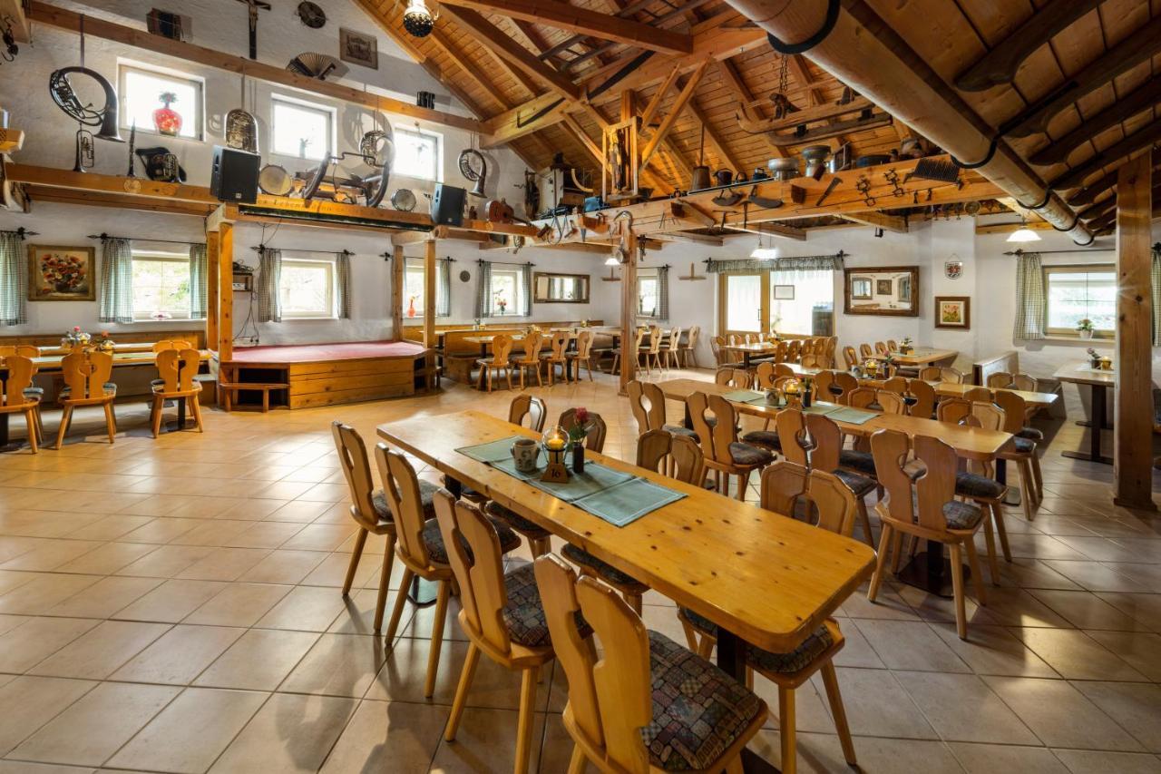 Hotel Preishof Kirchham Eksteriør billede